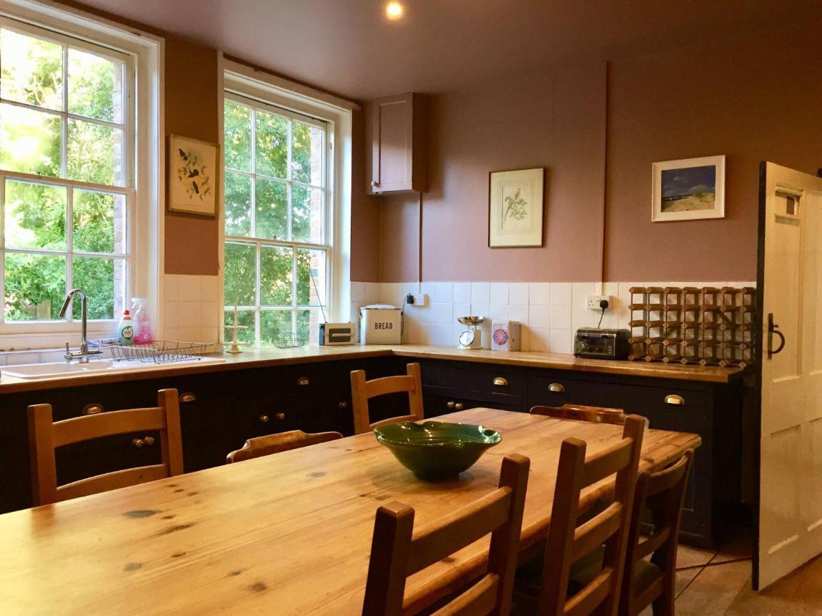 Manor House Moreton - Entire Holiday Home Дорчестер Экстерьер фото